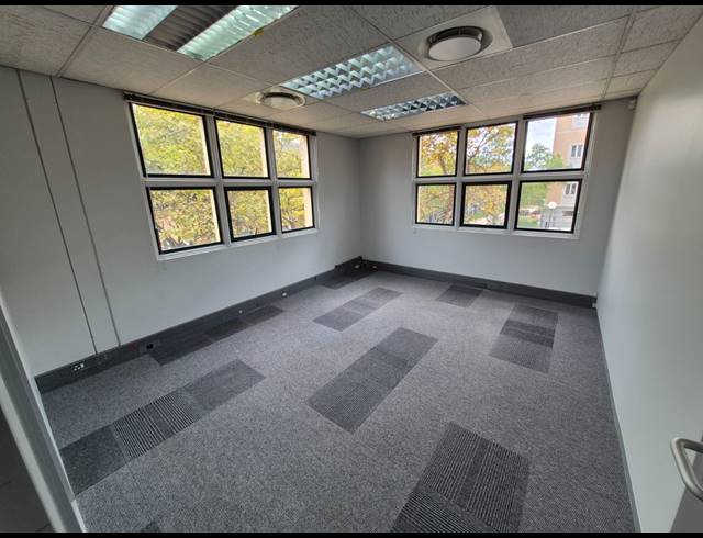 282M² OFFICE TO LET IN SUNNINGHILL